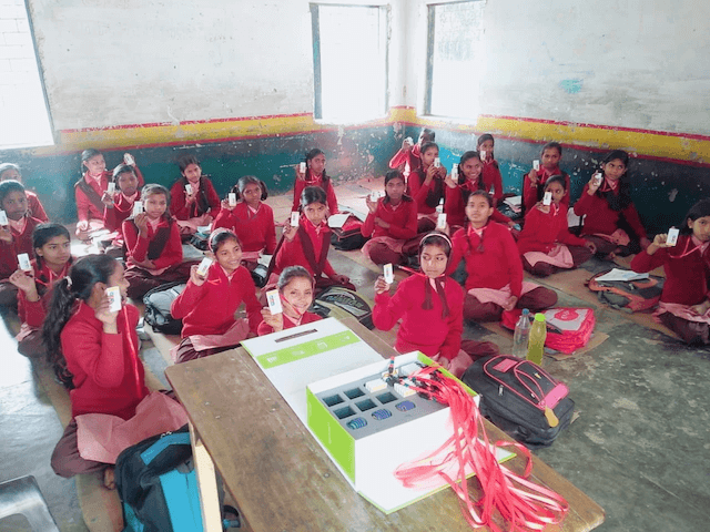 Composite school (K-8) classroom in Varanasi district, Uttar Pradesh.