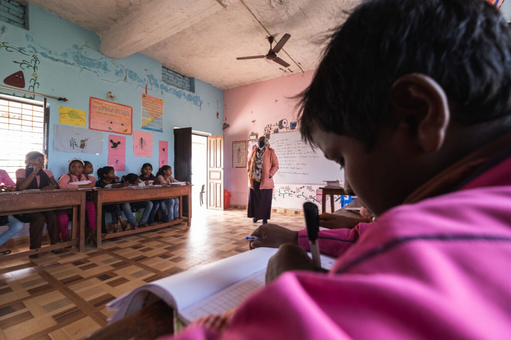 Fatima Hasan teaching in K-8 school in Jaunpur, Uttar Pradesh