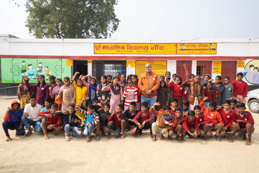 Viraj Kapoor, Teacher with his students in a composite school in Chandauli, Uttar Pradesh