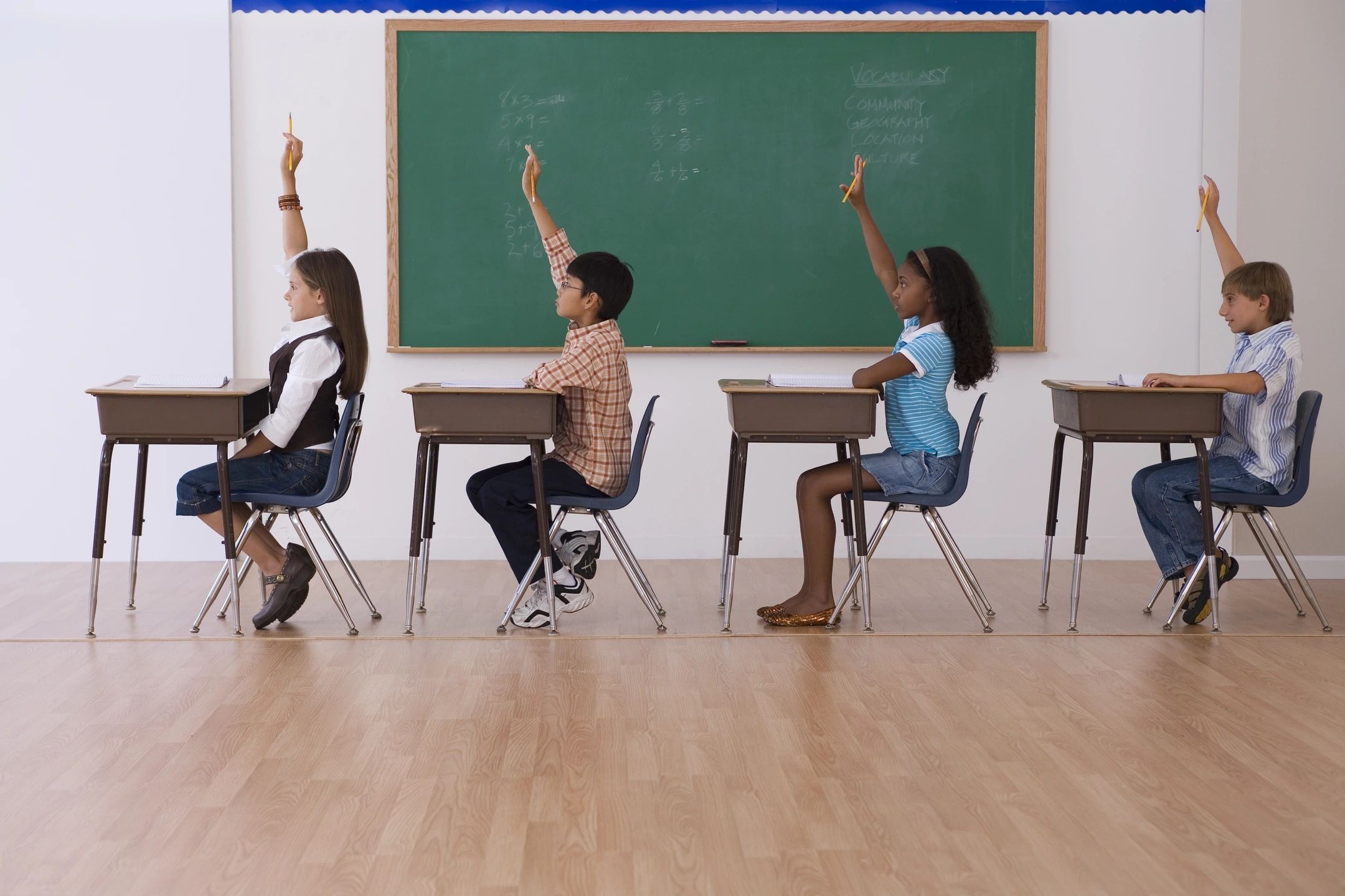 Traditional Classrooms vs. Saathi Classrooms: Which is Better?